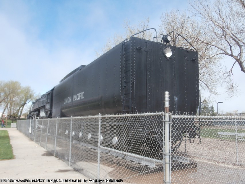 UP 4004 Behind Sunny Day